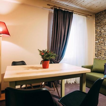 Hôtel La Conac In Bucovina à Gura Humorului Extérieur photo
