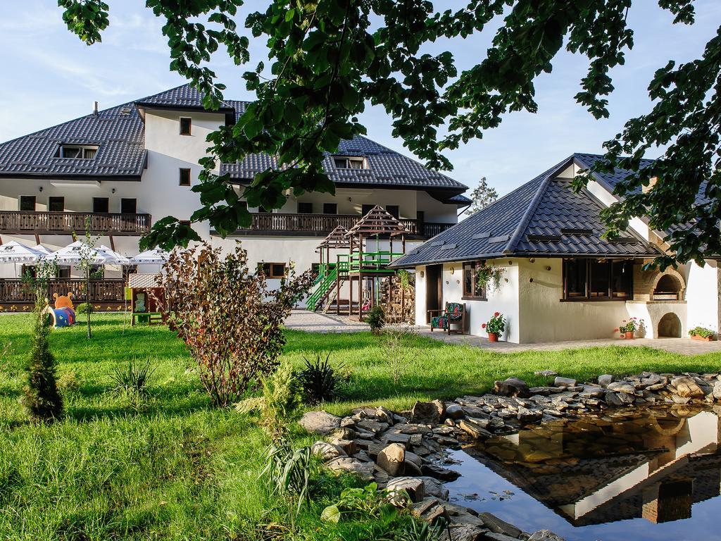 Hôtel La Conac In Bucovina à Gura Humorului Extérieur photo