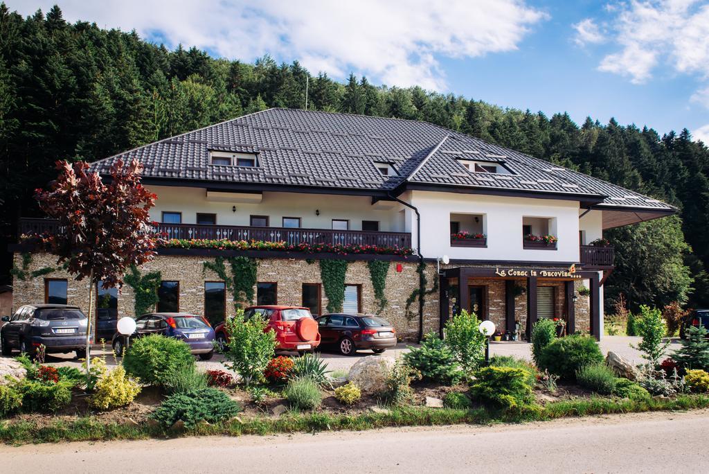 Hôtel La Conac In Bucovina à Gura Humorului Extérieur photo