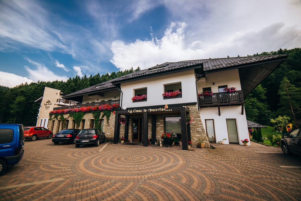 Hôtel La Conac In Bucovina à Gura Humorului Extérieur photo