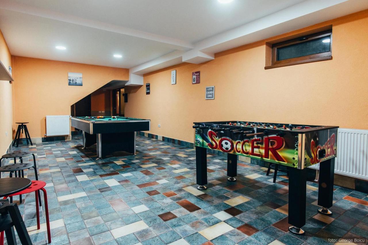 Hôtel La Conac In Bucovina à Gura Humorului Extérieur photo