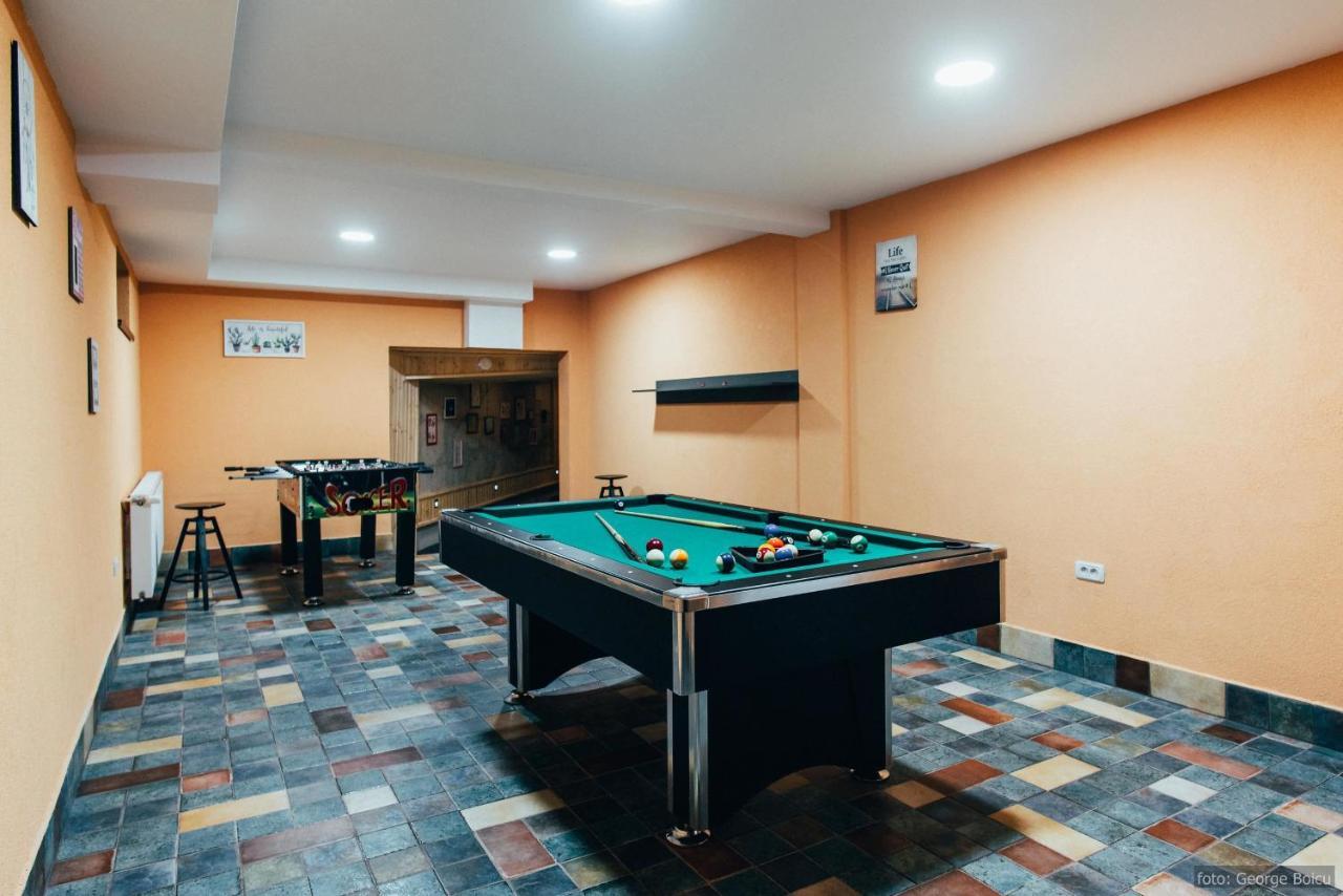 Hôtel La Conac In Bucovina à Gura Humorului Extérieur photo